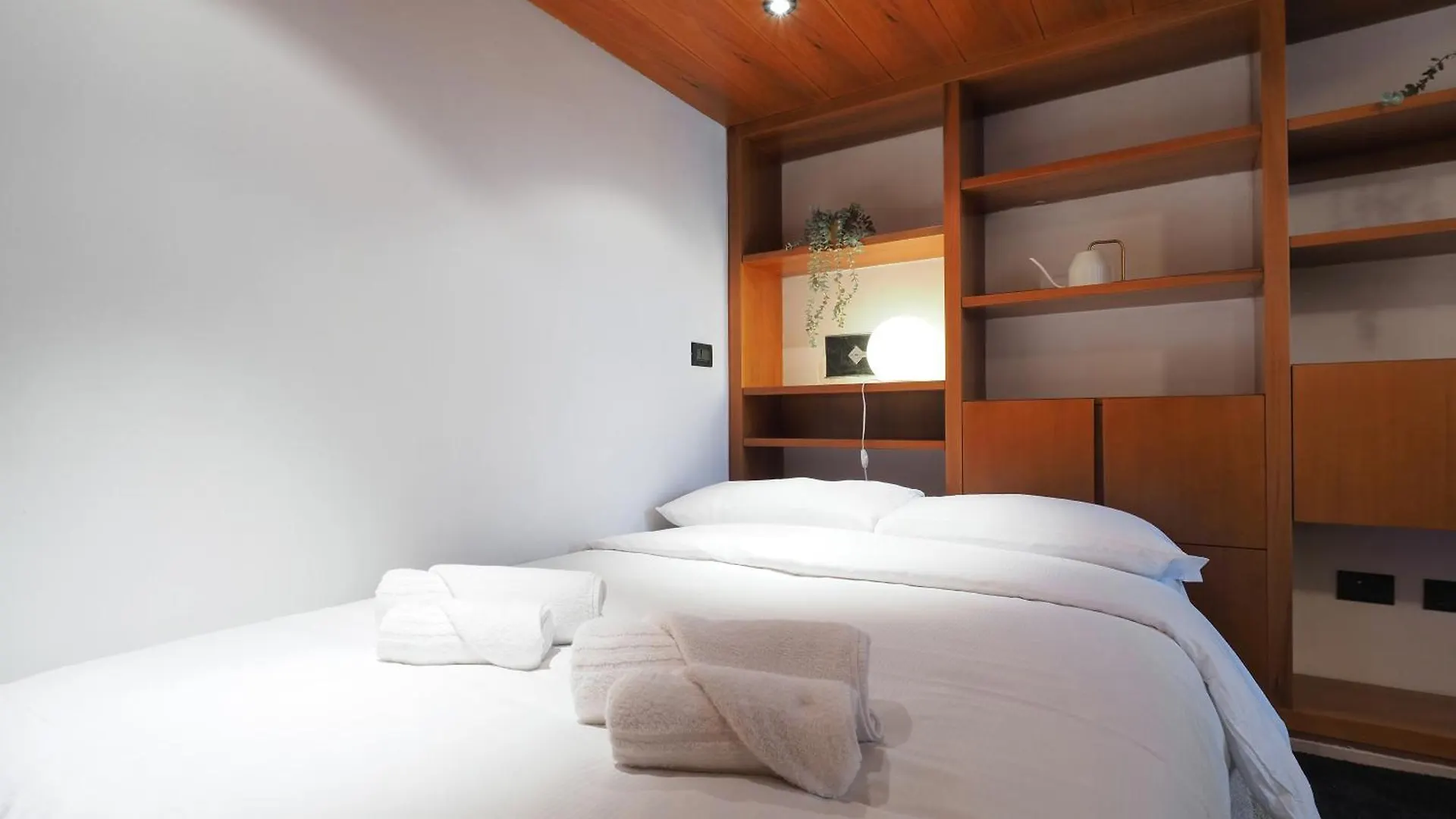 Apartamento Primopiano - Meda 38 Milán 0*,  Italia